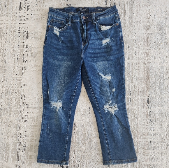 Judy Blue Capri Fit - Picture 2 of 4